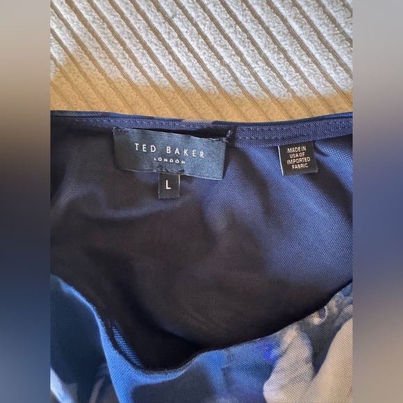 Ted Baker Classic Floral Navy Short Sleeve Size Large Lined Mock Neck Mesh Top - Picture 8 of 8